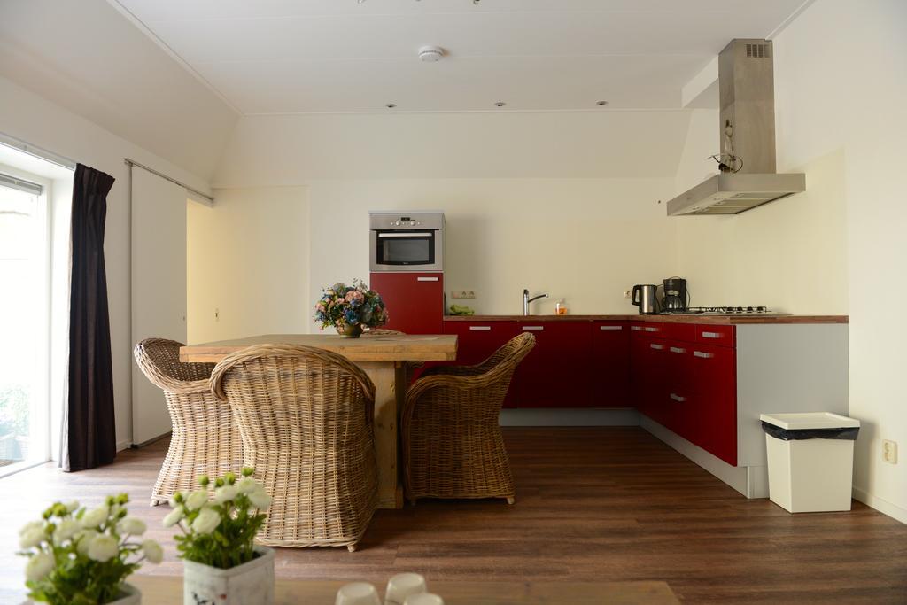 Appartementen Verhuur De Trijehoek Stiens Bagian luar foto
