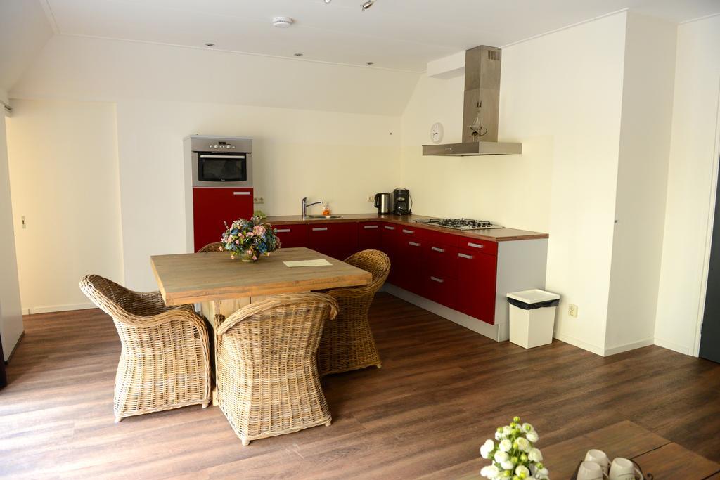 Appartementen Verhuur De Trijehoek Stiens Bagian luar foto