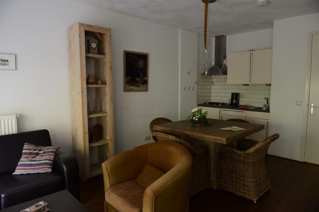 Appartementen Verhuur De Trijehoek Stiens Bagian luar foto